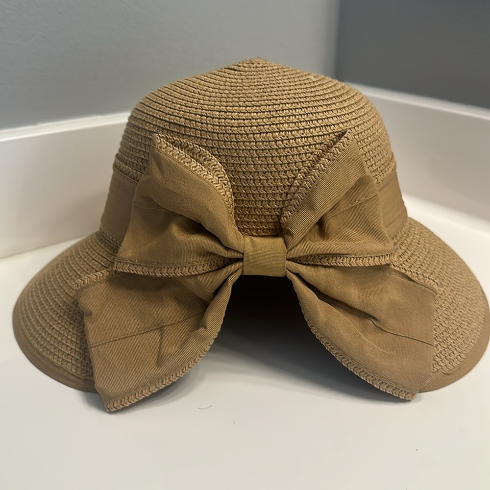 Bucket beach hat
